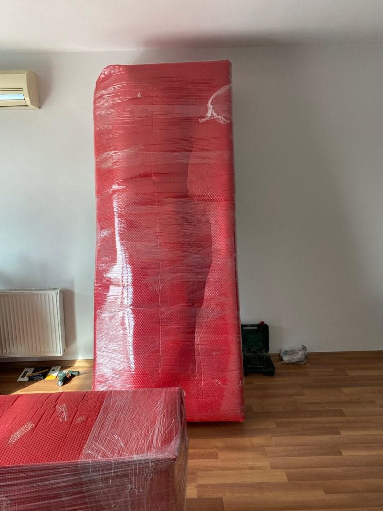 Tuzla nakliyat hizmetlerinde profesyonel eşya paketleme ve güvenli taşıma işlemi