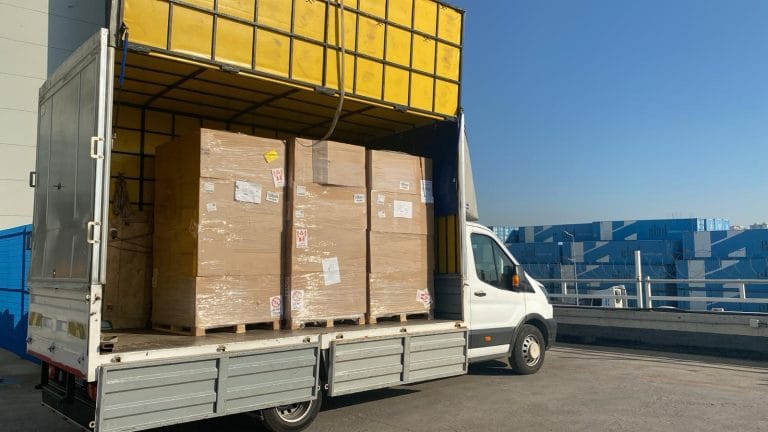 Tuzla nakliyat hizmetlerinde kolili ve paletli yük taşıma işlemleri için kamyonet nakliye hizmeti