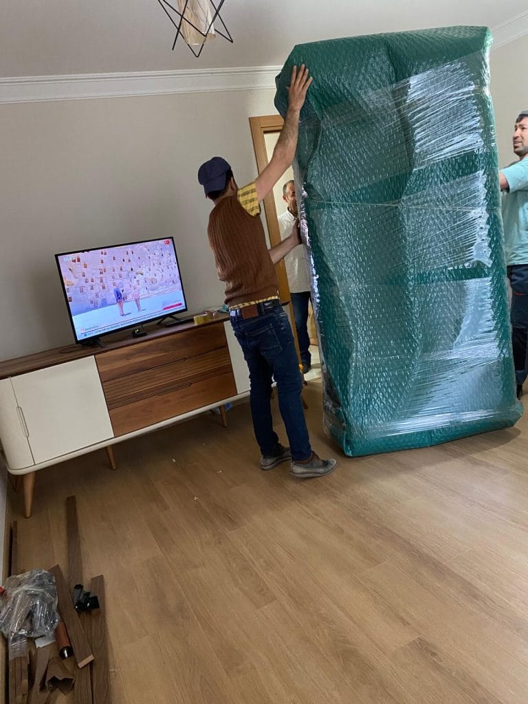 YETPA evden eve nakliyat hizmetinde mobilya ve eşyaların profesyonel paketlenmesi