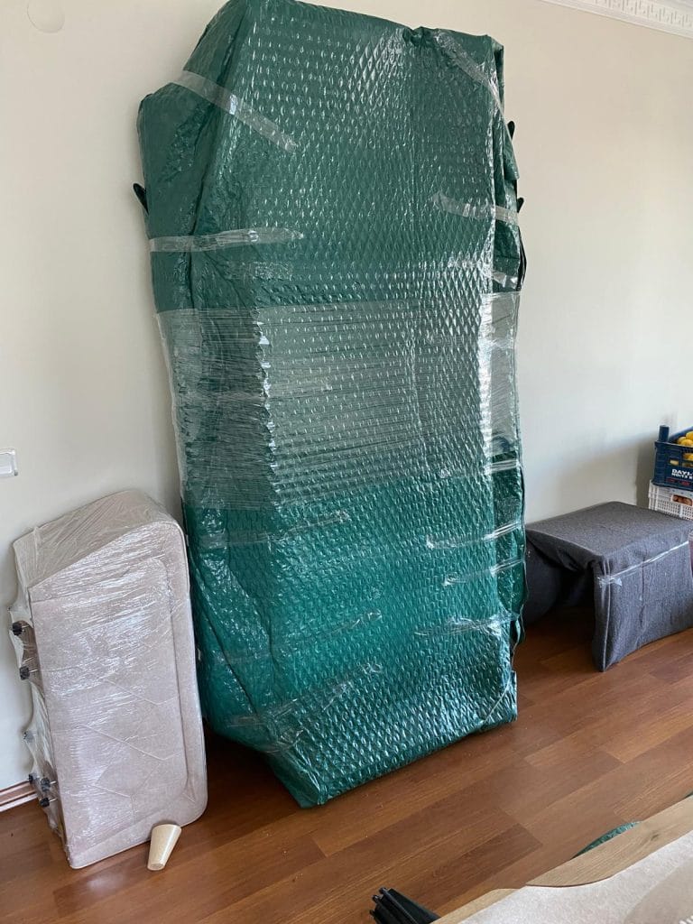 Başakşehir evden eve nakliyat sürecinde eşyalarınızın güvenliği için uyguladığımız profesyonel paketleme ve ambalajlama teknikleri.