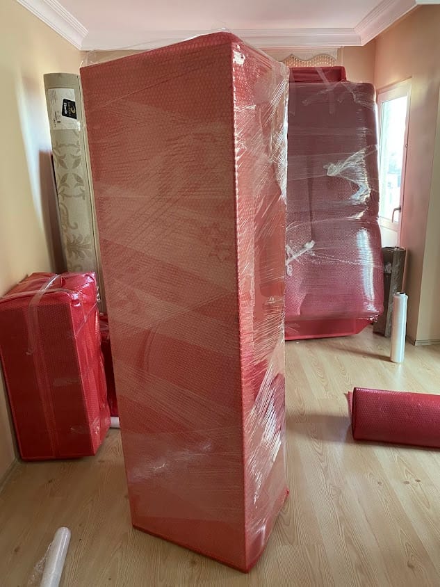 Çengelköy nakliyat hizmetinde mobilya ve ev eşyalarının profesyonel şekilde paketlenmesi