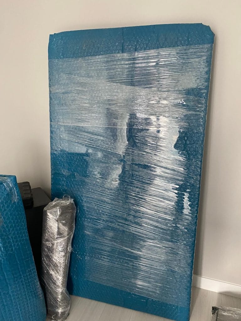 İstanbul Düzce Nakliyat şehirler arası taşımacılık hizmeti kapsamında koruyucu ambalaj ile paketlenmiş yatak.