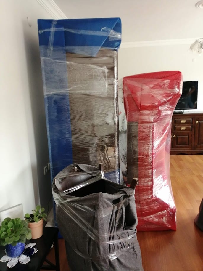 İstanbul Sakarya şehirler arası nakliyat kapsamında mobilyaların koruyucu ambalaj ve streç film ile paketlenmesi